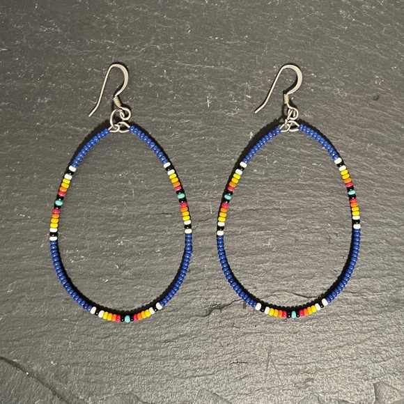 Beautiful multicolored seed bead hoop earrings. - Picture 3 of 7